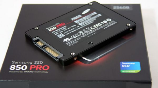 三星電子(Samsung Electronics)睽違4年推出固態(tài)硬盤(SSD)850系列新品